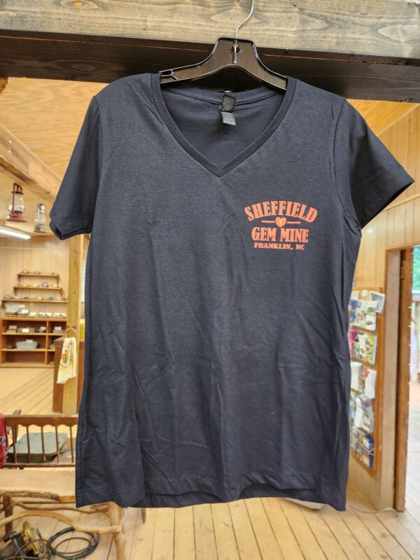 V-Neck w/Heart - Image 6